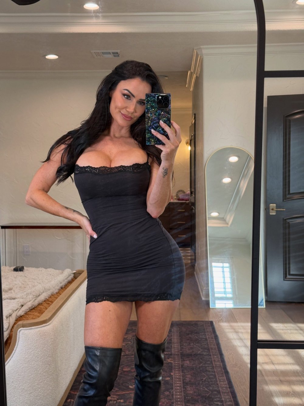 Chris CT Tamburellos Estranged Wife Responds to His Romance With Traitors Costar Phaedra Parks