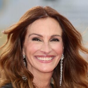 Julia Roberts' Classy Tie-Neck Blouse Style Is $18 on Amazon
